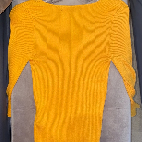 Long sleeve v neck - Picture 2 of 2